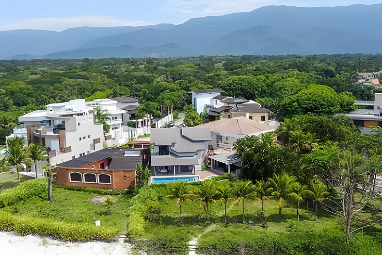 Beachfront with pool - Costa do Sol