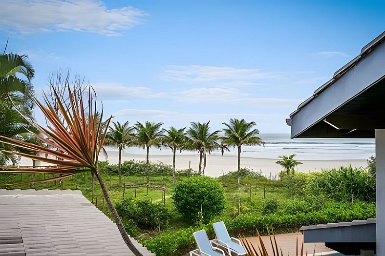 Beachfront with pool - Costa do Sol