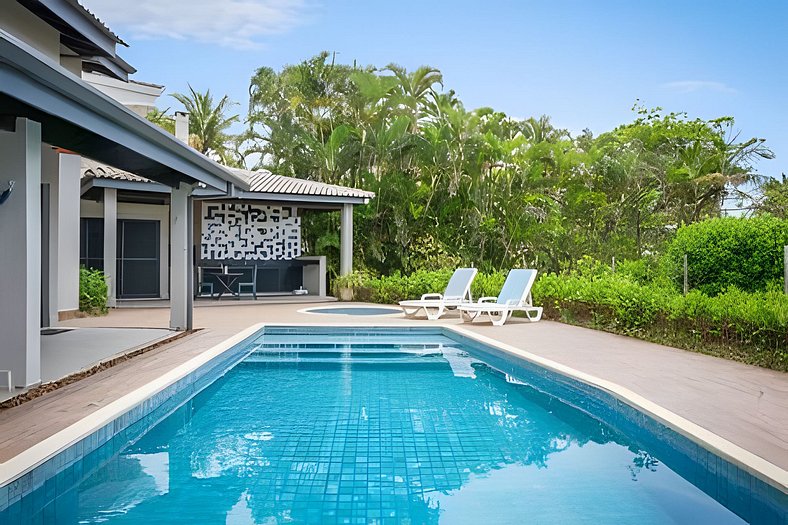 Beachfront with pool - Costa do Sol