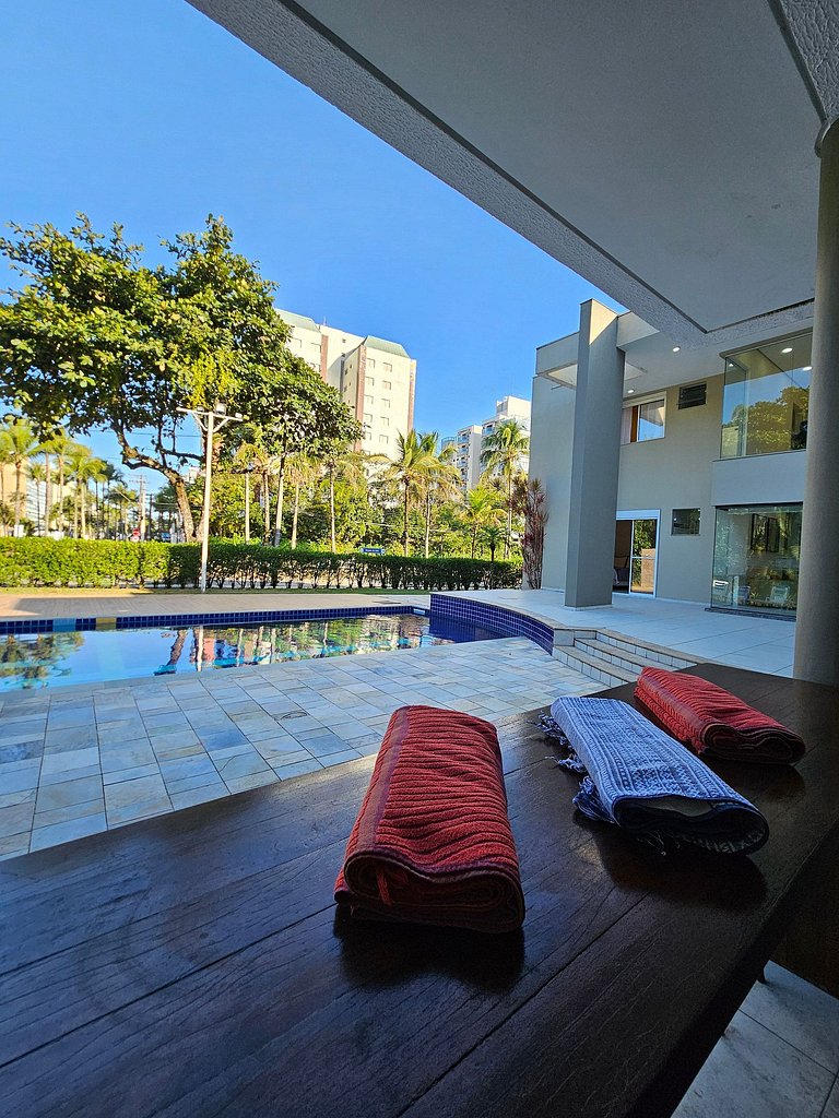 Casa moderna com 6 suítes pŕoxima a praia Riviera