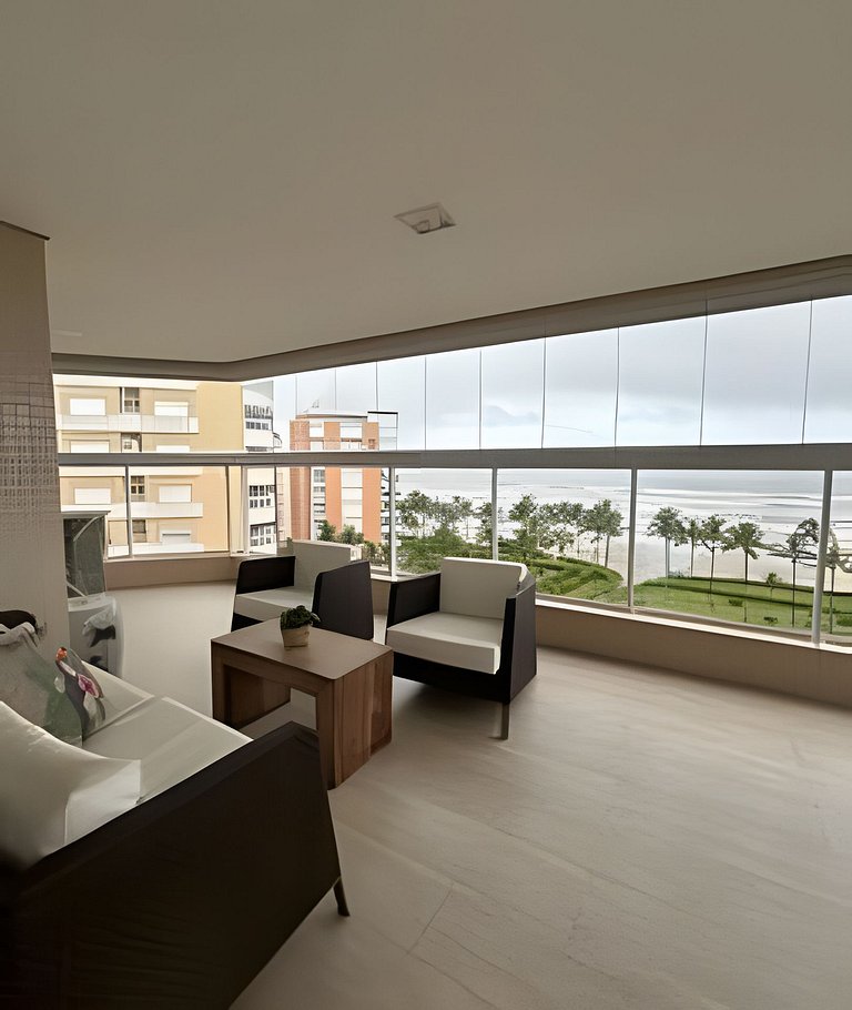 Oceanfront 5-bedroom apartment at M3 Riviera.