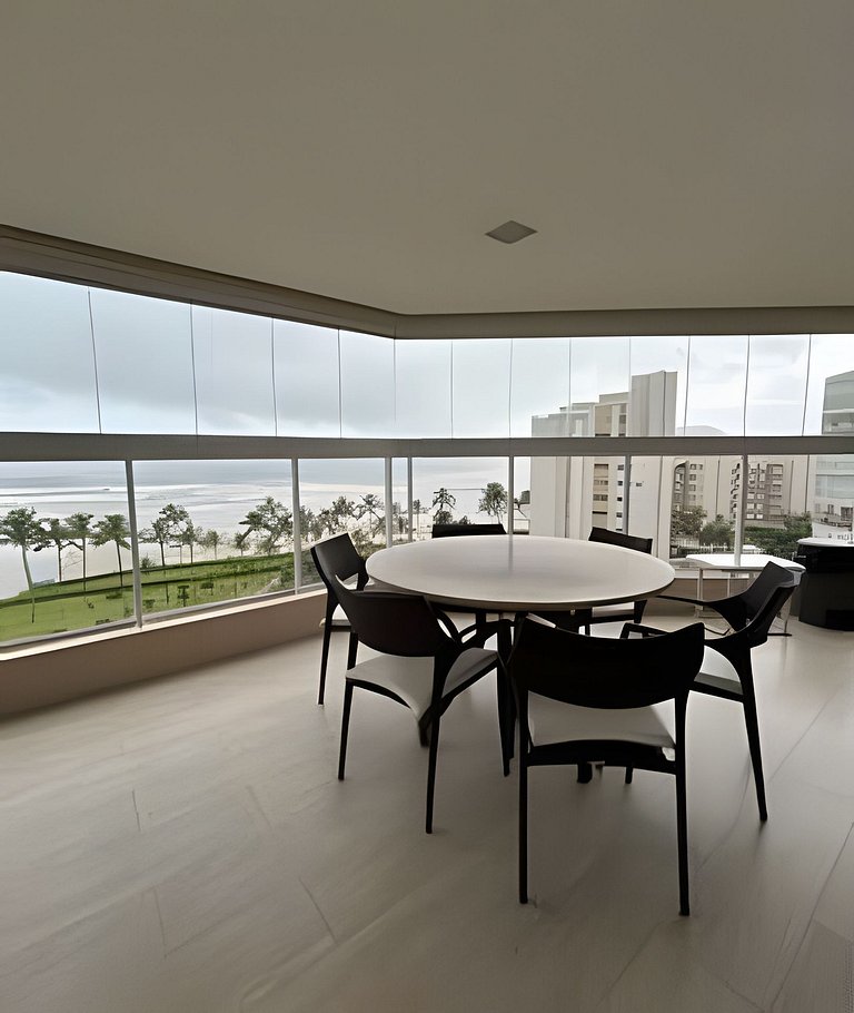 Oceanfront 5-bedroom apartment at M3 Riviera.