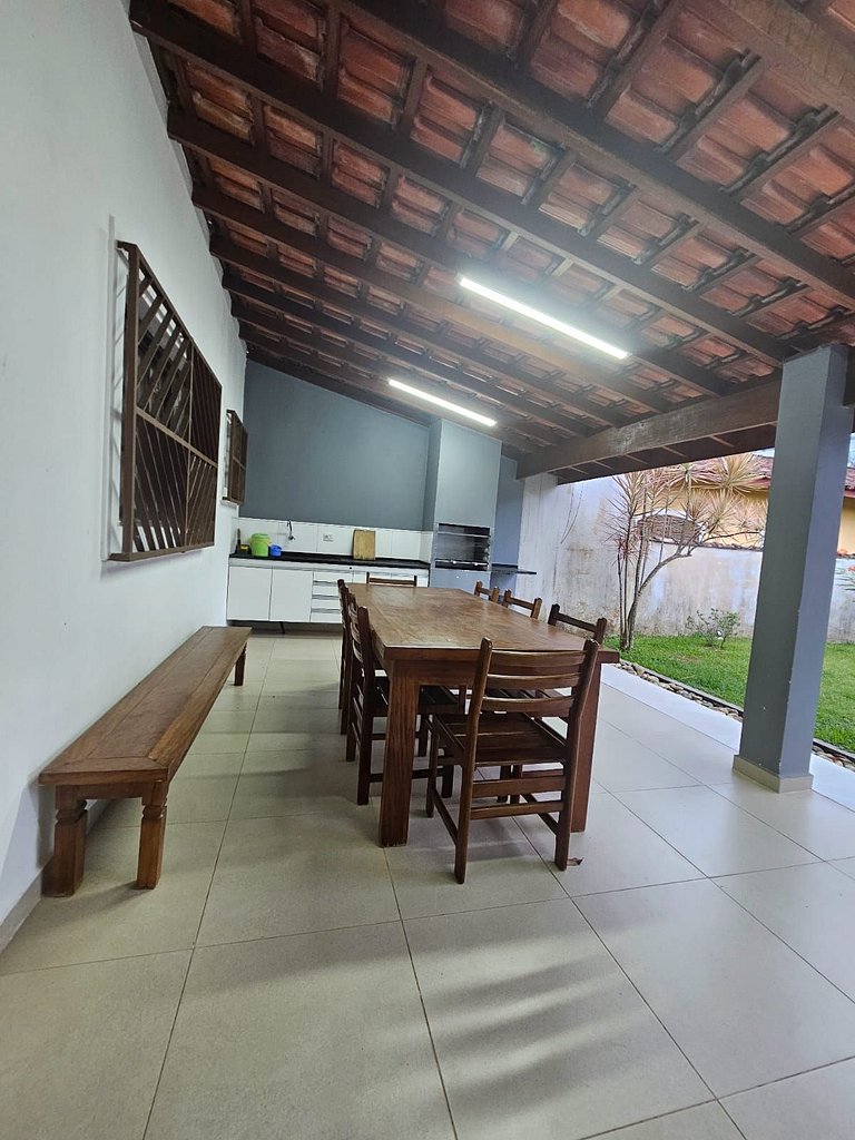 Rancho pé na areia Indaiá